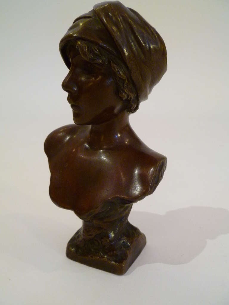 Jugendstil Petite Emmanuel Villanis Bronze Bust 'Moe'