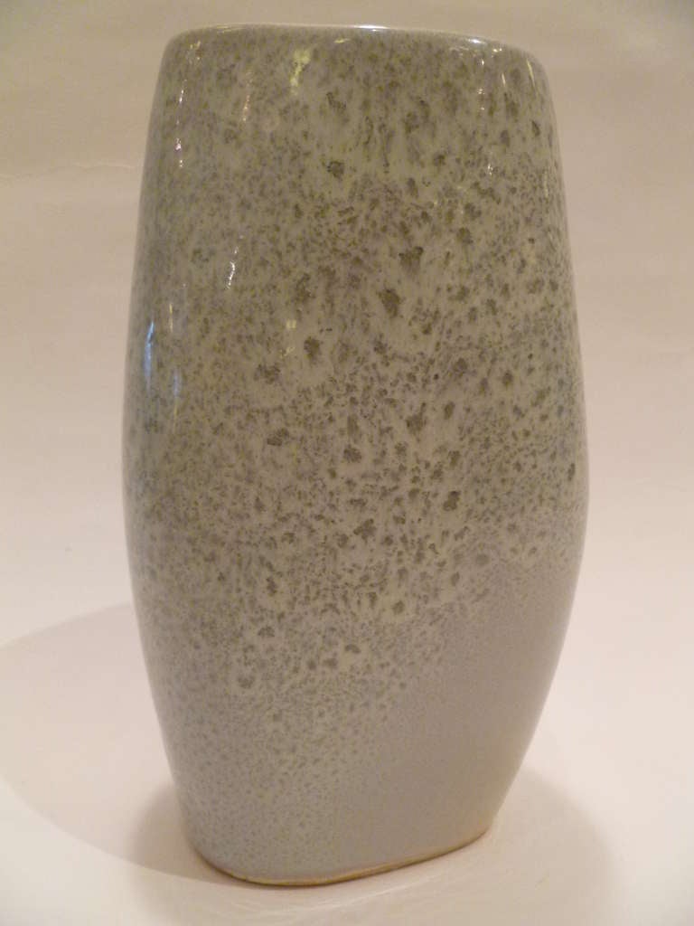 Mid-Century Modern 1940s Russel Wright Bauer Pottery Vase