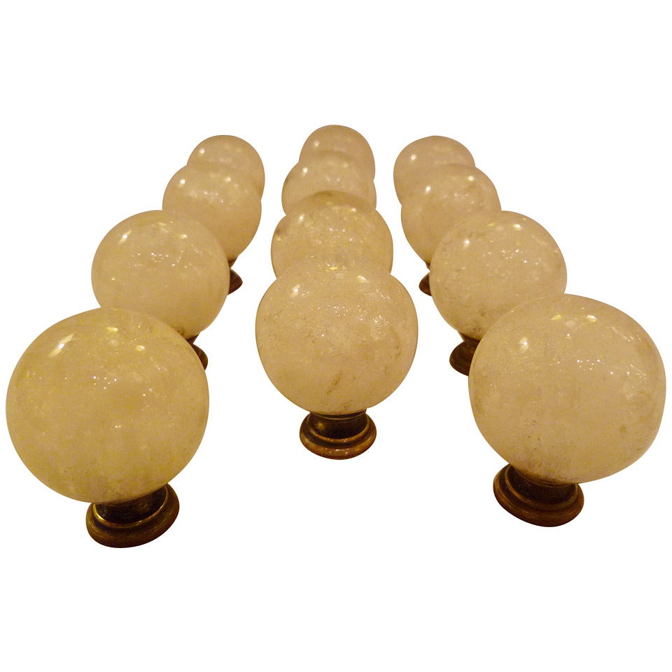 Sleek 1960s Ruth Richmond Lucite Drawer / Door Pulls