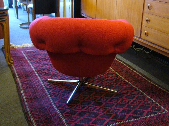 Mid-20th Century Posh Overman Swivel Lounge Chair