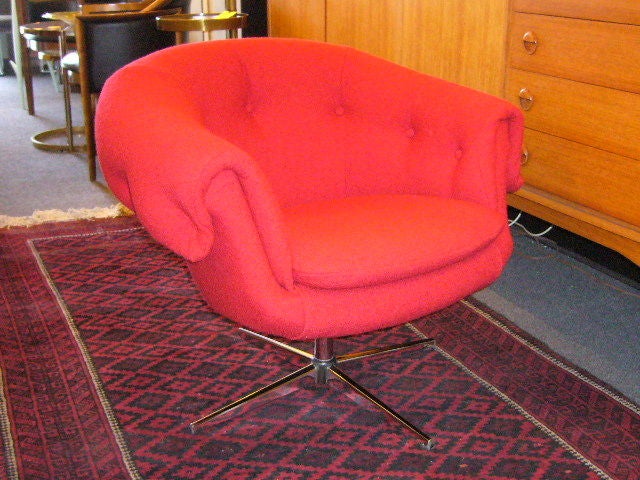 Posh Overman Swivel Lounge Chair 4