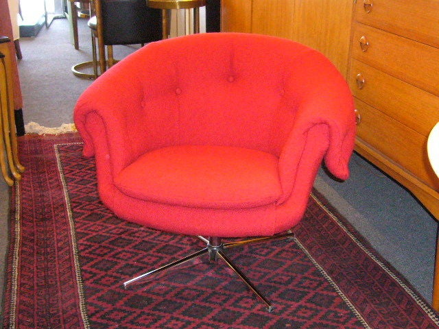 Posh Overman Swivel Lounge Chair 5