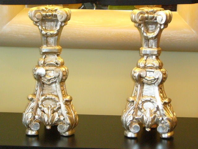 Lámparas de altar italianas de plata dorada de finales del siglo XVIII como lámparas de mesa en venta 4