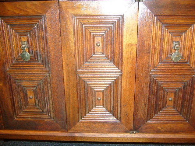 Mid-20th Century Fine Walnut Petite Sideboard John Stuart CasaLinda Collection