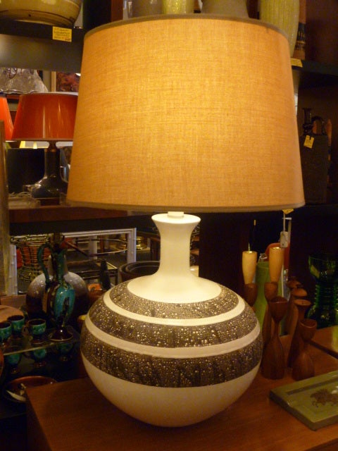 Mid-20th Century Fat Fun Lava Glaze Pottery Table Lamp, 1960s