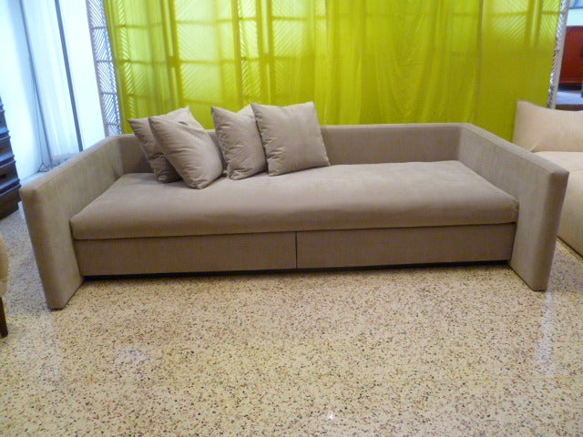 Large Joe D'urso Lounge Sofa for Knoll In Excellent Condition In Miami, FL