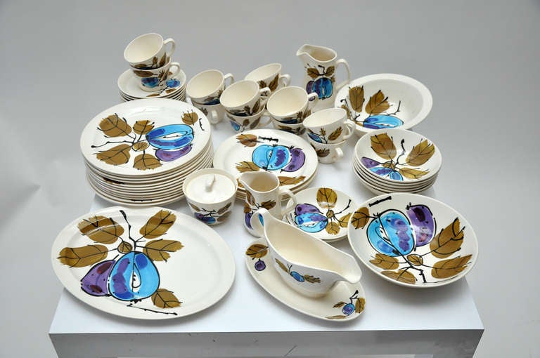 Vera Dinnerware Forbidden Fruit at 1stdibs