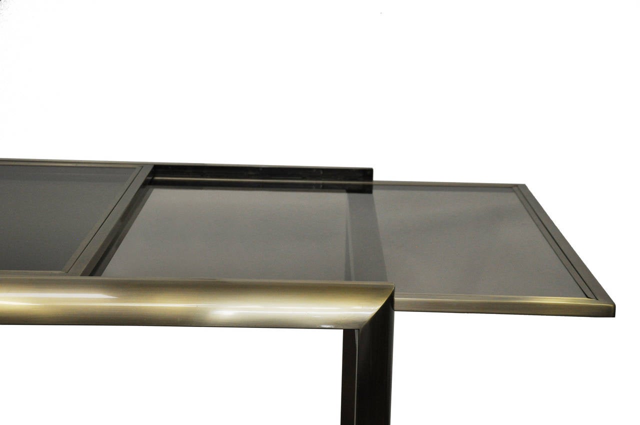 Mid-Century Modern Mastercraft Brass and Smoke Extension Table For Sale