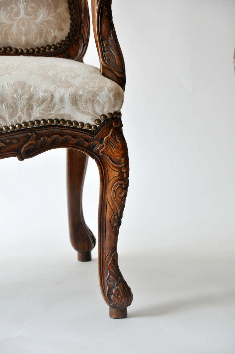 Pair of 18th Century Louis XV Armchairs For Sale 4