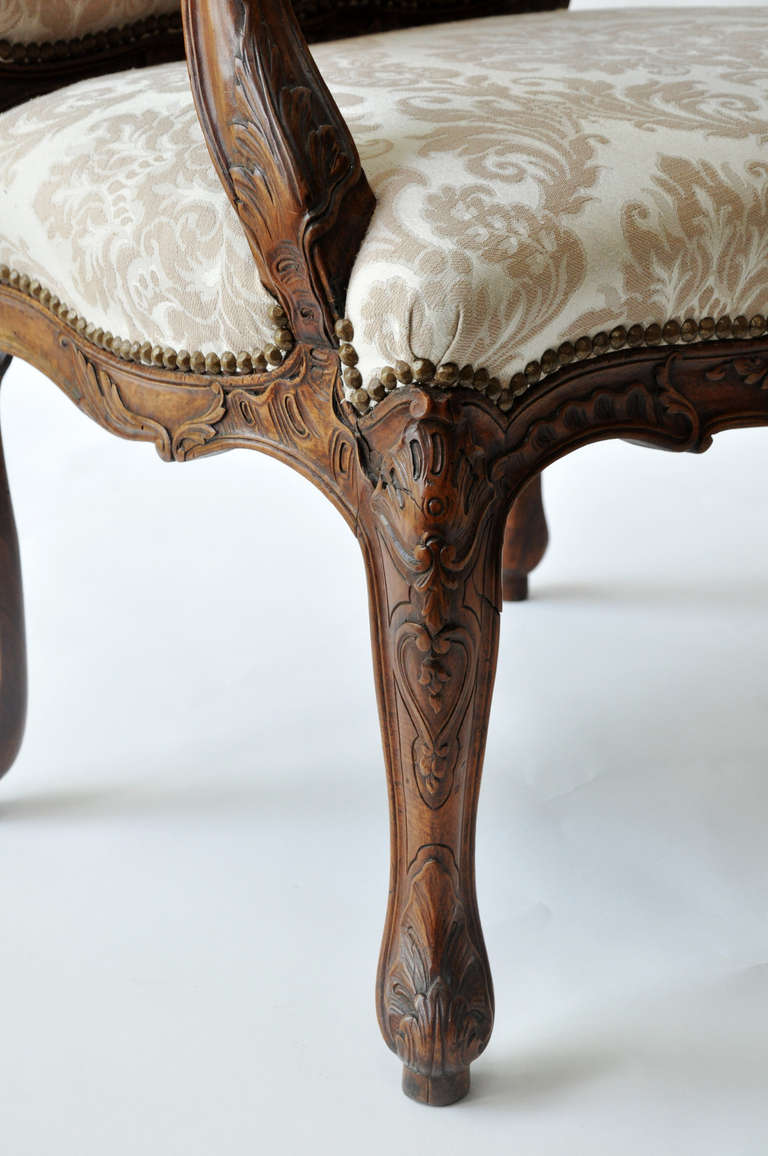 Pair of 18th Century Louis XV Armchairs For Sale 3