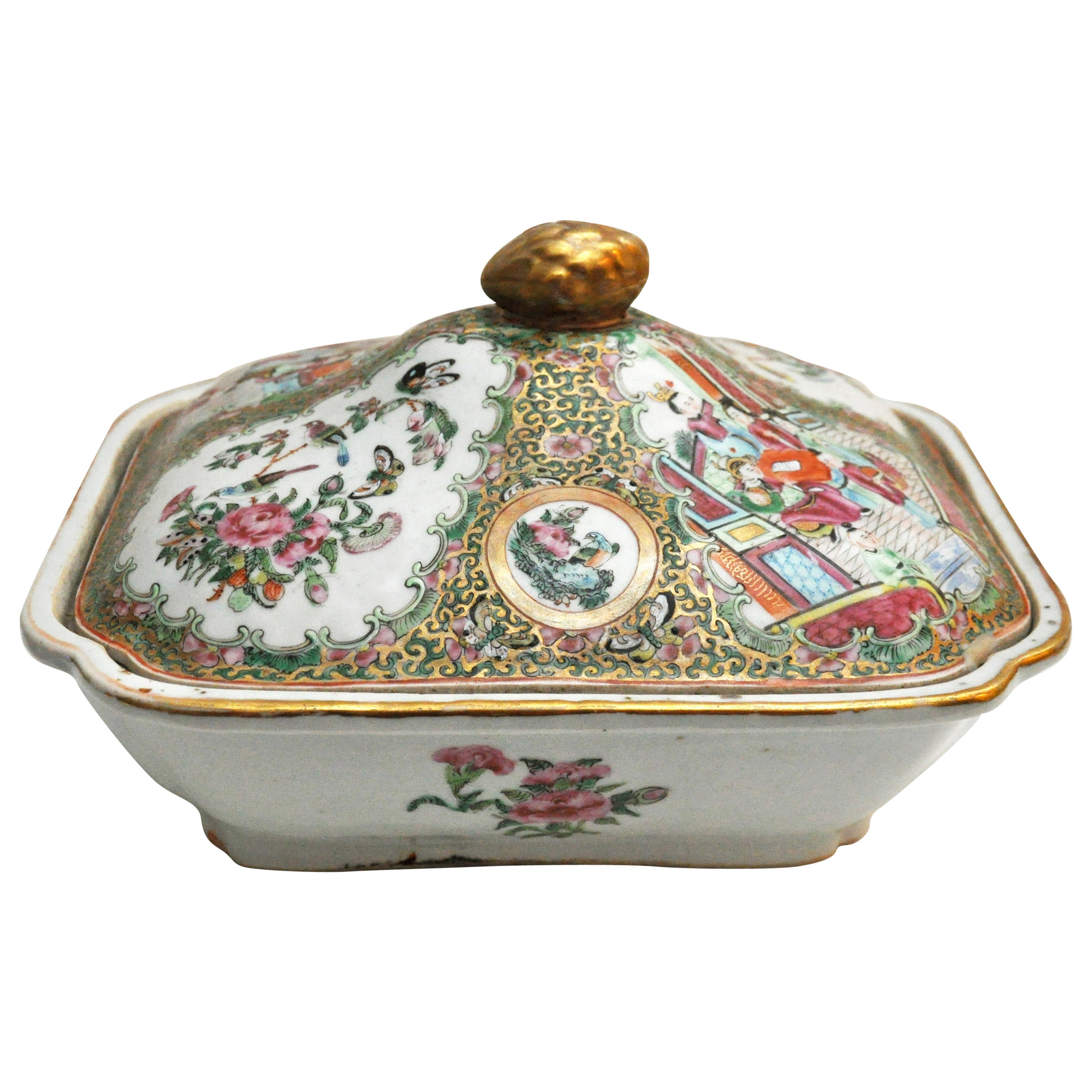 Chinese Canton Porcelain Covered Tureen, Famille Rose, 19th Century For Sale