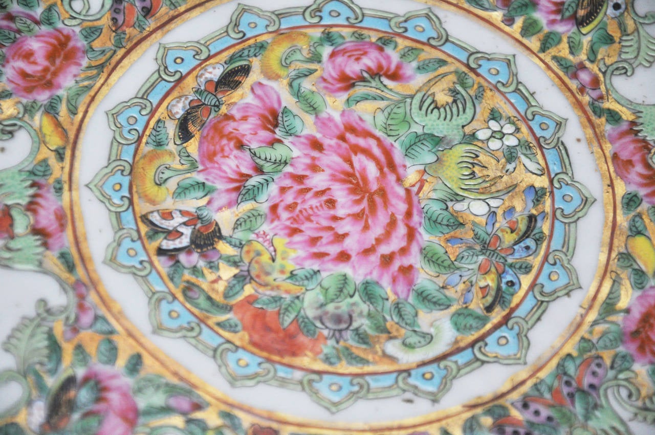 Large Chinese Canton Famille Rose Oval Platter, 19th Century 3