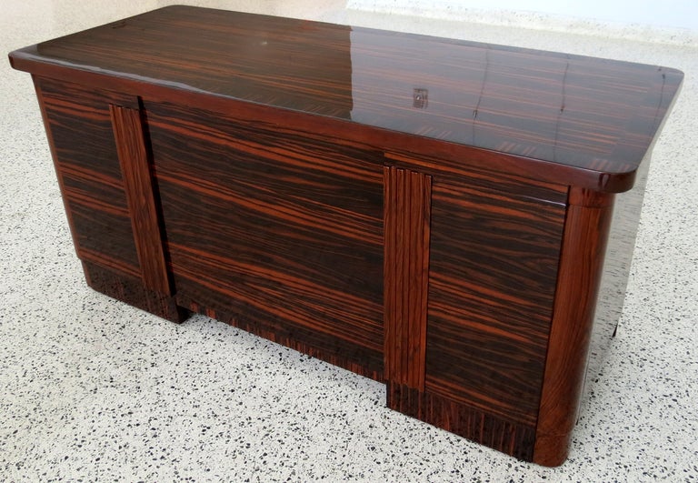 French Art Deco Macassar Ebony Desk In Excellent Condition For Sale In Coral Gables, FL