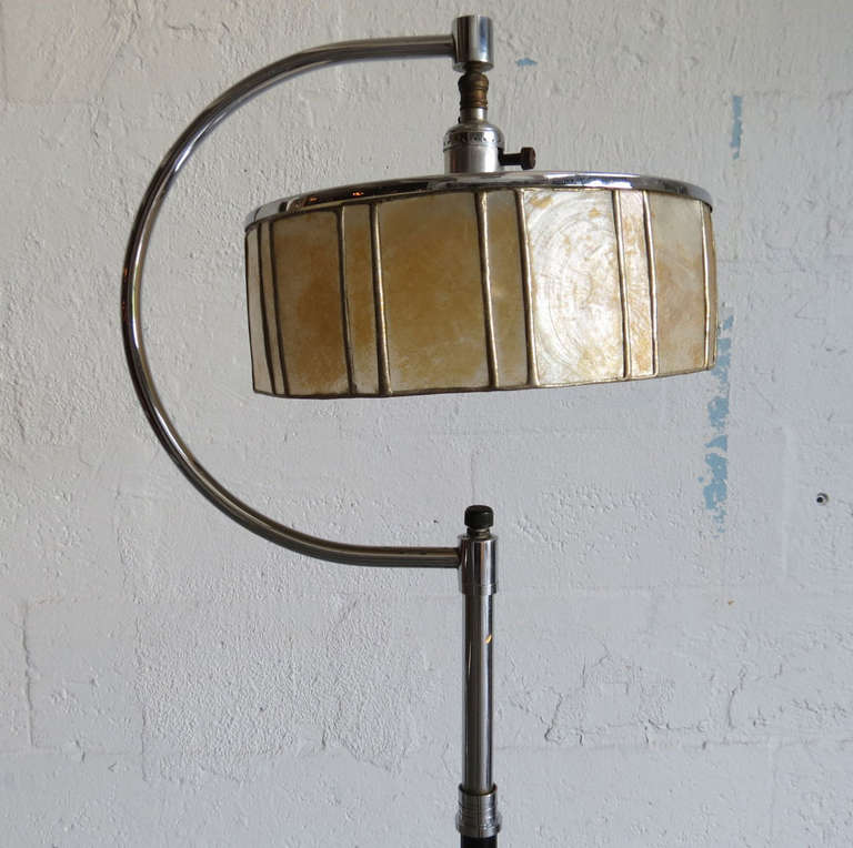 Lacquer American Art Deco Reading Lamp with Mica Shade and Speed Lines For Sale