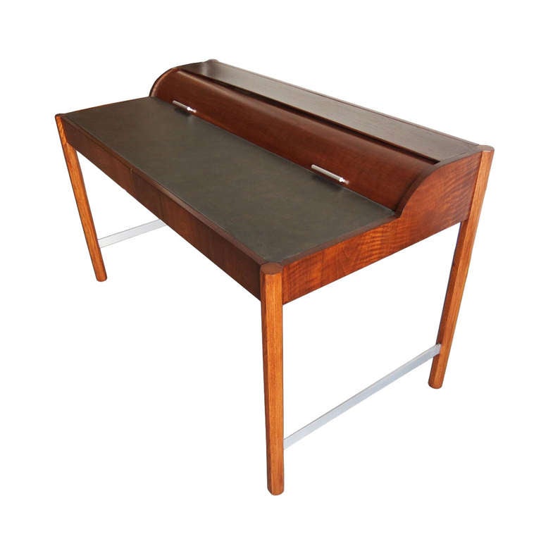 Vintage Hekman Mid Century Modern Desk with Cylinder Roll For Sale