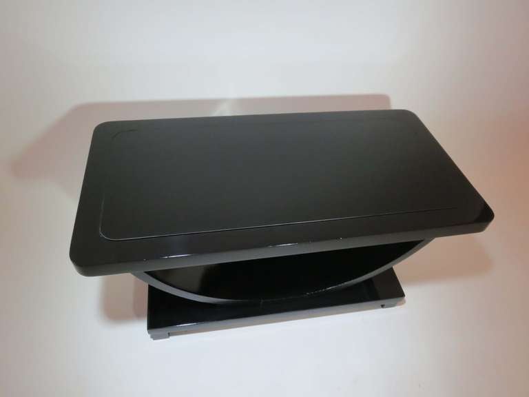 Mid-20th Century Modernage American Art Deco Coffee Table For Sale