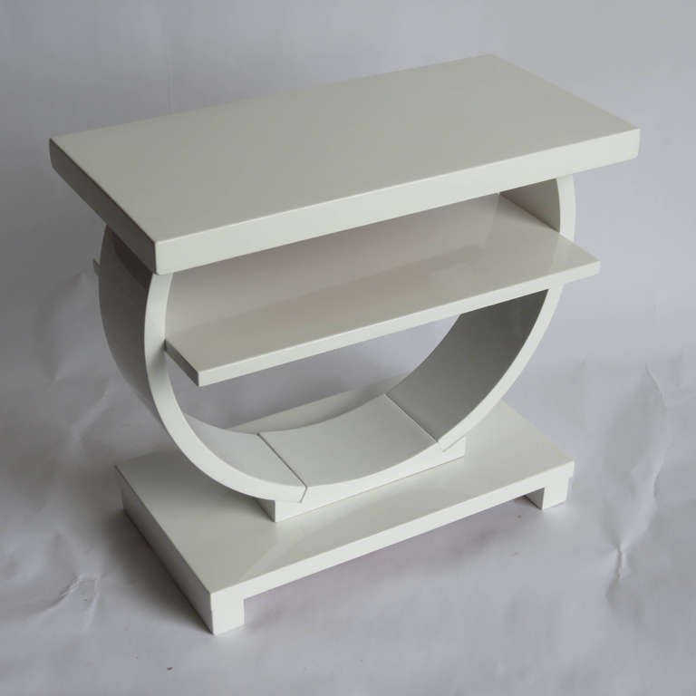 American Art Deco Pair of White Lacquer Modernage End Tables In Excellent Condition For Sale In Coral Gables, FL