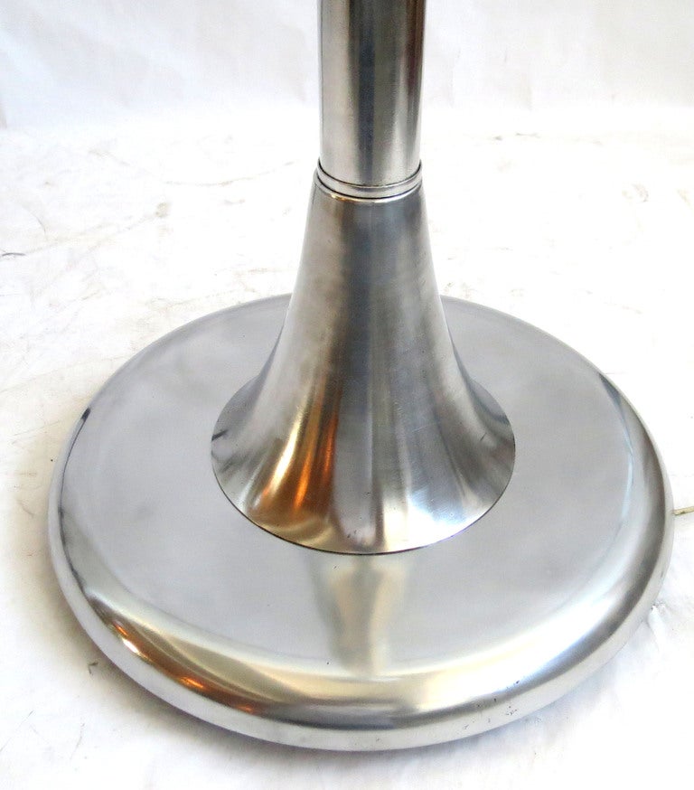 American Art Deco Aluminum Torchiere Floor Lamp In Excellent Condition For Sale In Coral Gables, FL