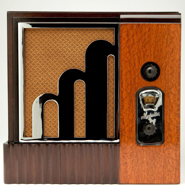This American art deco table radio known as the “Majestic 463 Century Six” was marketed in honor of the 1933 World’s Fair, “Century of Progress”, held in Chicago, the home of the Grigsby-Gunrow Company who where the makers of the Majestic Radios. 