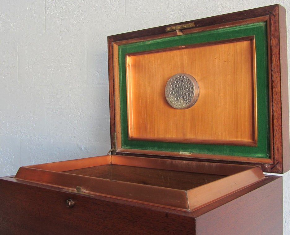 English Art Deco Dunhill Mahogany Humidor In Excellent Condition For Sale In Coral Gables, FL