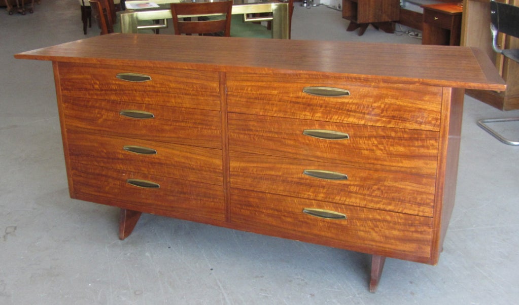 American George Nakashima Mid Century Modern Design  Eight Drawer Chest For Sale