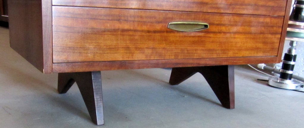 George Nakashima Mid Century Modern Design Seven  Drawer Chest In Excellent Condition For Sale In Coral Gables, FL