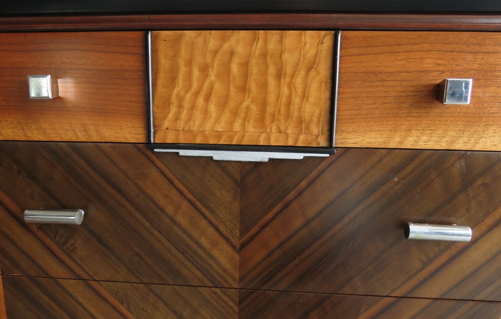 20th Century American Art Deco Skyscraper Bedroom Set For Sale