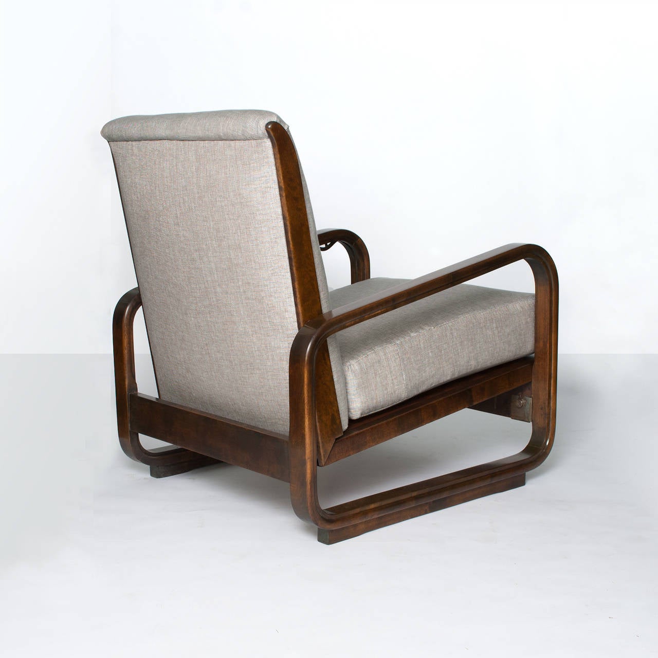 Pair of Swedish Art Deco Modernist Lounge Chairs by Erik Chambert In Excellent Condition In New York, NY