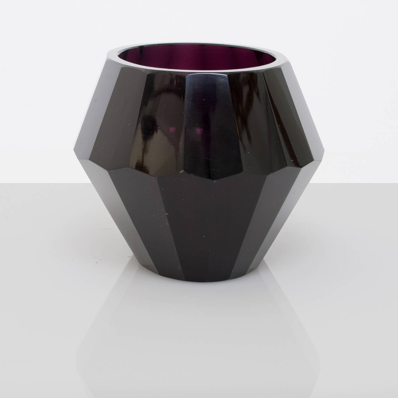 Austrian Faceted Amethyst Oval-Shaped Bowl Attributed to Moser & Sohne, Austria