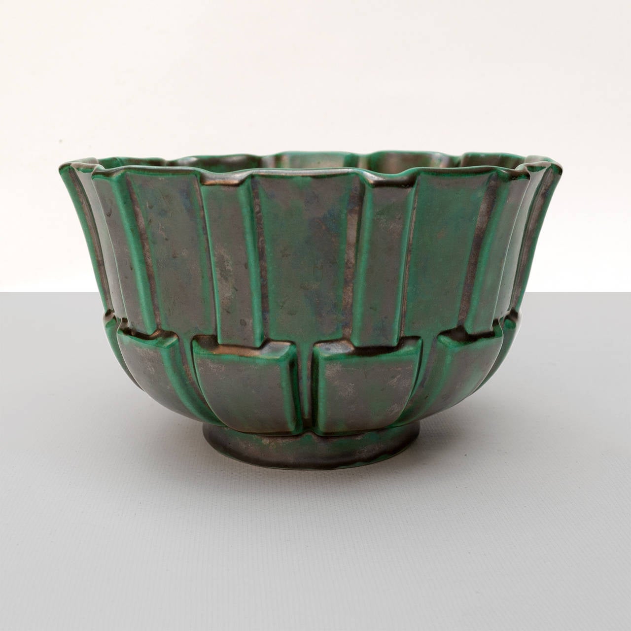Swedish Art Deco ceramic footed bowl designed by Anna-Lisa Thomson with copper oxide glaze. Made by Upsala Ekeby circa 1930's. Diameter: 10
