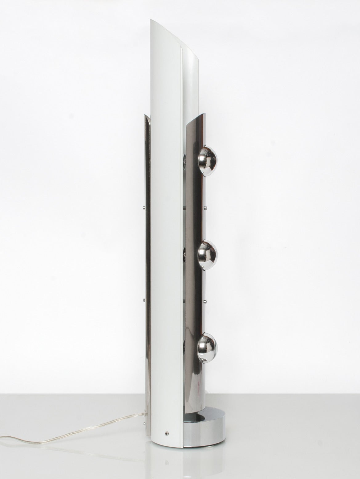 Mid-Century Modern European 3-Light Cylindrical Table / Floor Lamp in Chrome and Lacquered Metal