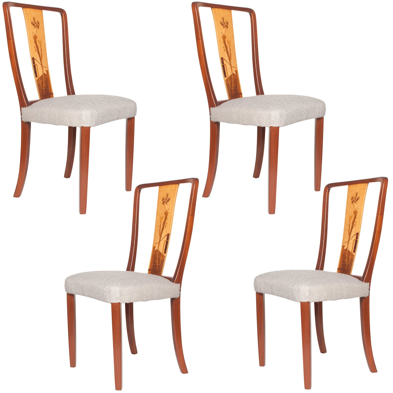 Lot de quatre chaises de salle à manger de style scandinave moderne Erik Chambert