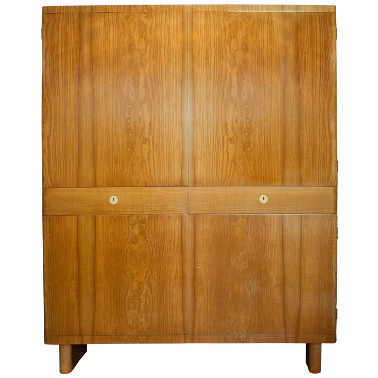 Large Swedish Art Deco Axel Einar Hjorth 4-door cabinet for NK In Excellent Condition In New York, NY