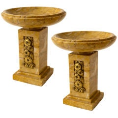 Pair of Swedish Art Deco tazza in Sienna marble, gilded bronze.