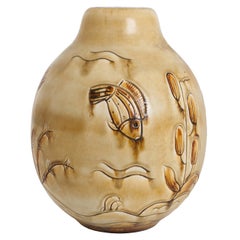 Große skandinavische moderne Art-Déco-Vase von Gertrud Lonegren mit Fischen und Pflanzen