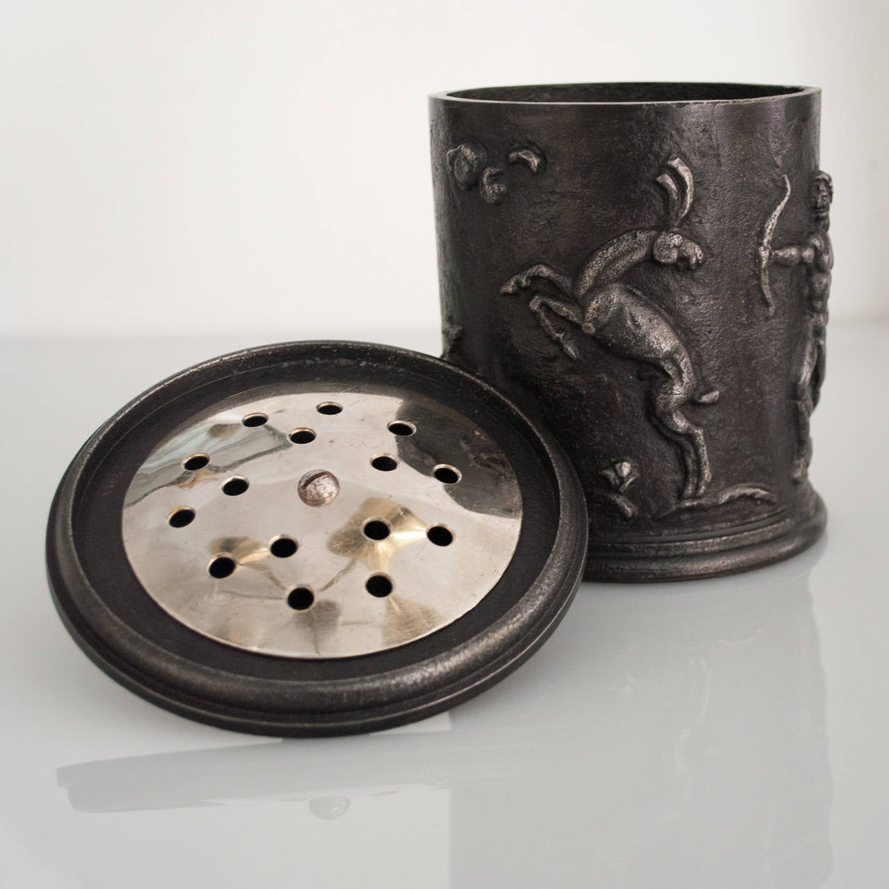 Swedish Art Deco Cast Iron Jar with Lid by Carl Elmberg for Näfveqvarns Bruk 4