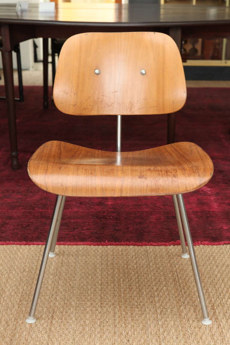 Mid-Century Modern Set of Four Eames Molded Plywood DCM Dining Chairs