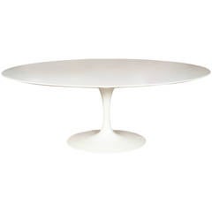 Saarinen Oval Tulip Table