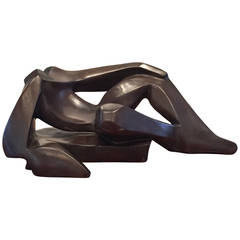 Figure masculine couchée en bronze de Pascale Gallais
