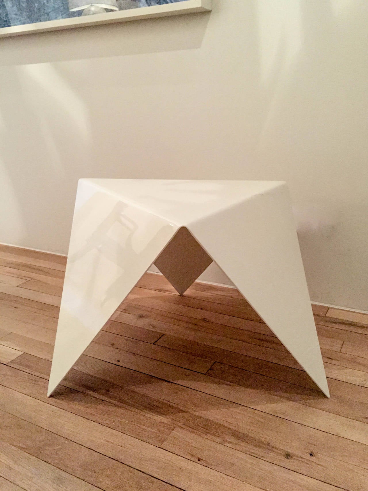 Cream Lacquered Steel Triangular Low Table In Excellent Condition In New York, NY