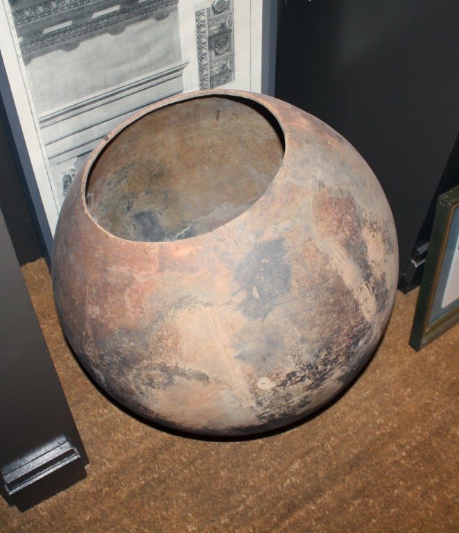 Colombian Pre-Columbian Terracotta Urn