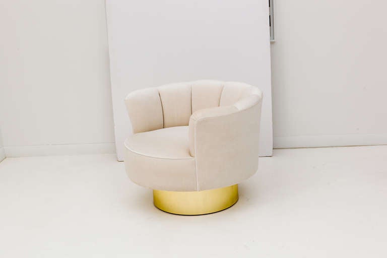 Pair of White Pearl Velvet Swiveling Club Chairs by Milo Baughman at