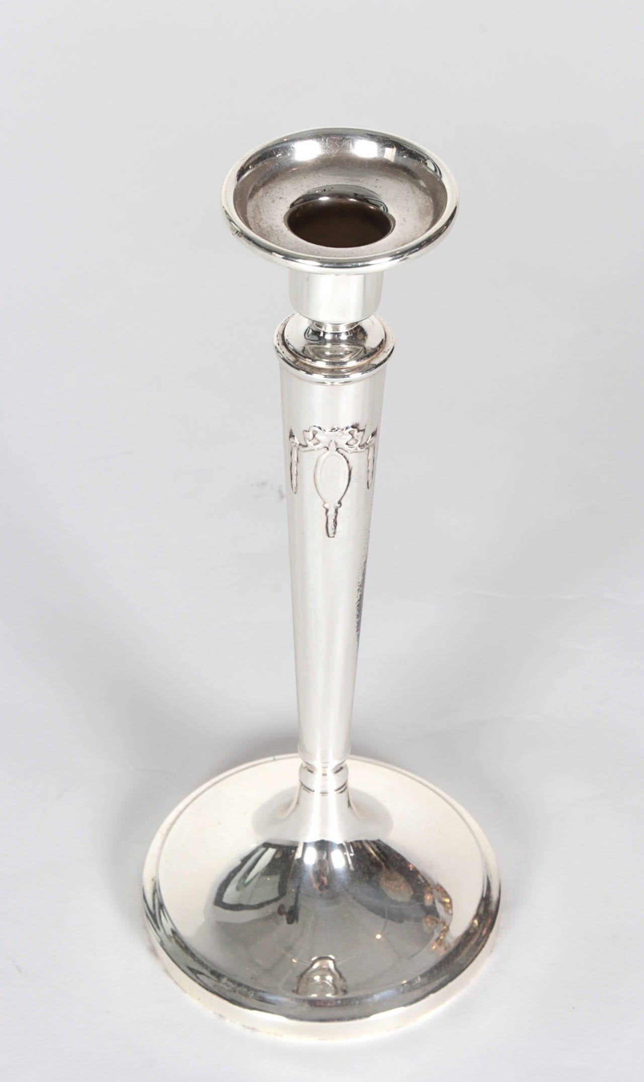 Pair of English Art Deco Sterling Silver Candlesticks In Excellent Condition In New York, NY