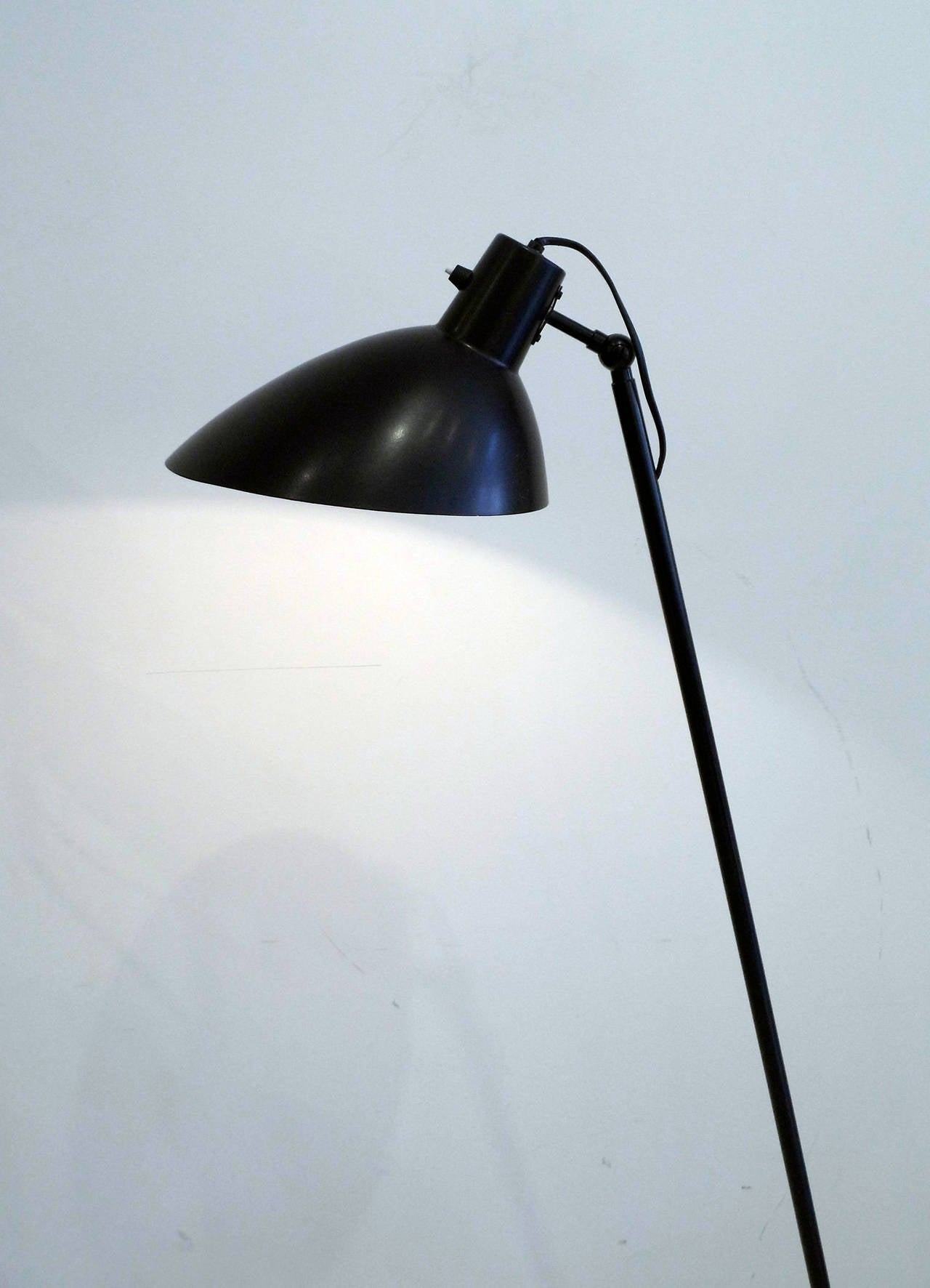 Mid-Century Modern Vittoriano Vigano Floor Lamp For Sale