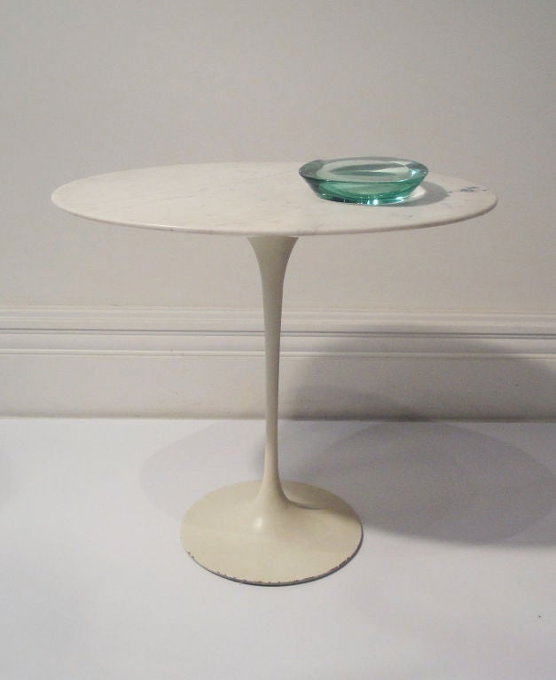 Oval Saarinen Side Table with Marble Top For Sale 3