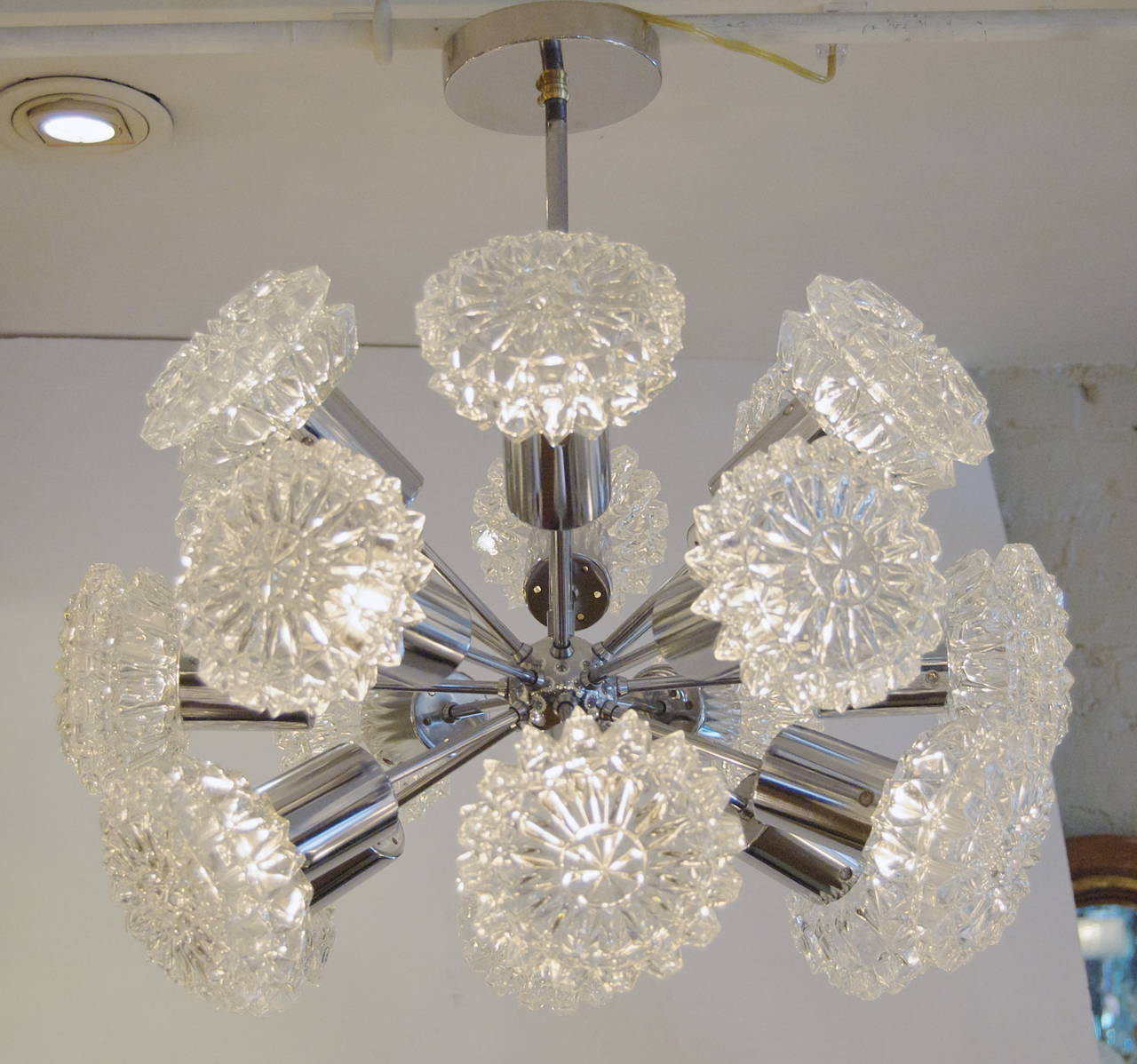 Mid-Century Modern Eighteen-Arm Richard Essig Sputnik Chandelier For Sale