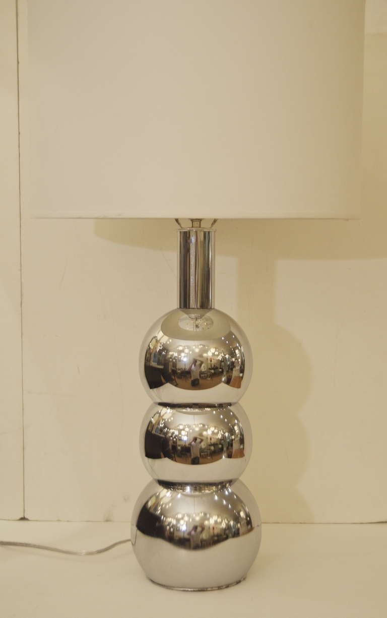 Mid-Century Modern Kovacs Style Stacked Chrome Orb Table Lamp For Sale