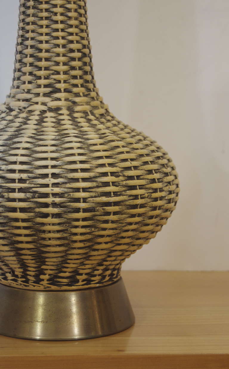 Ceramic Weave Pattern Table Lamp In Excellent Condition In Stamford, CT