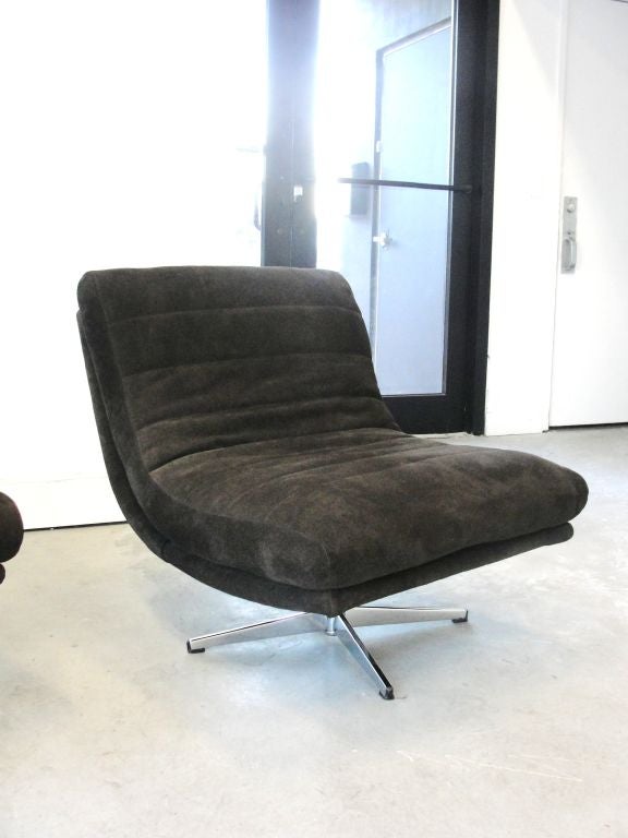 American Pair of Stunning Swivel Slipper Chairs in Leather