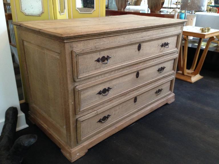 Rustic Wonderful 19th Century Natural Oak Oversized Chest For Sale